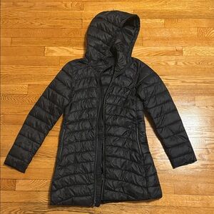 GAP Women's Quilted Black Hooded Puffer Coat